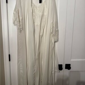 Elegant White Lace Kimono Robe